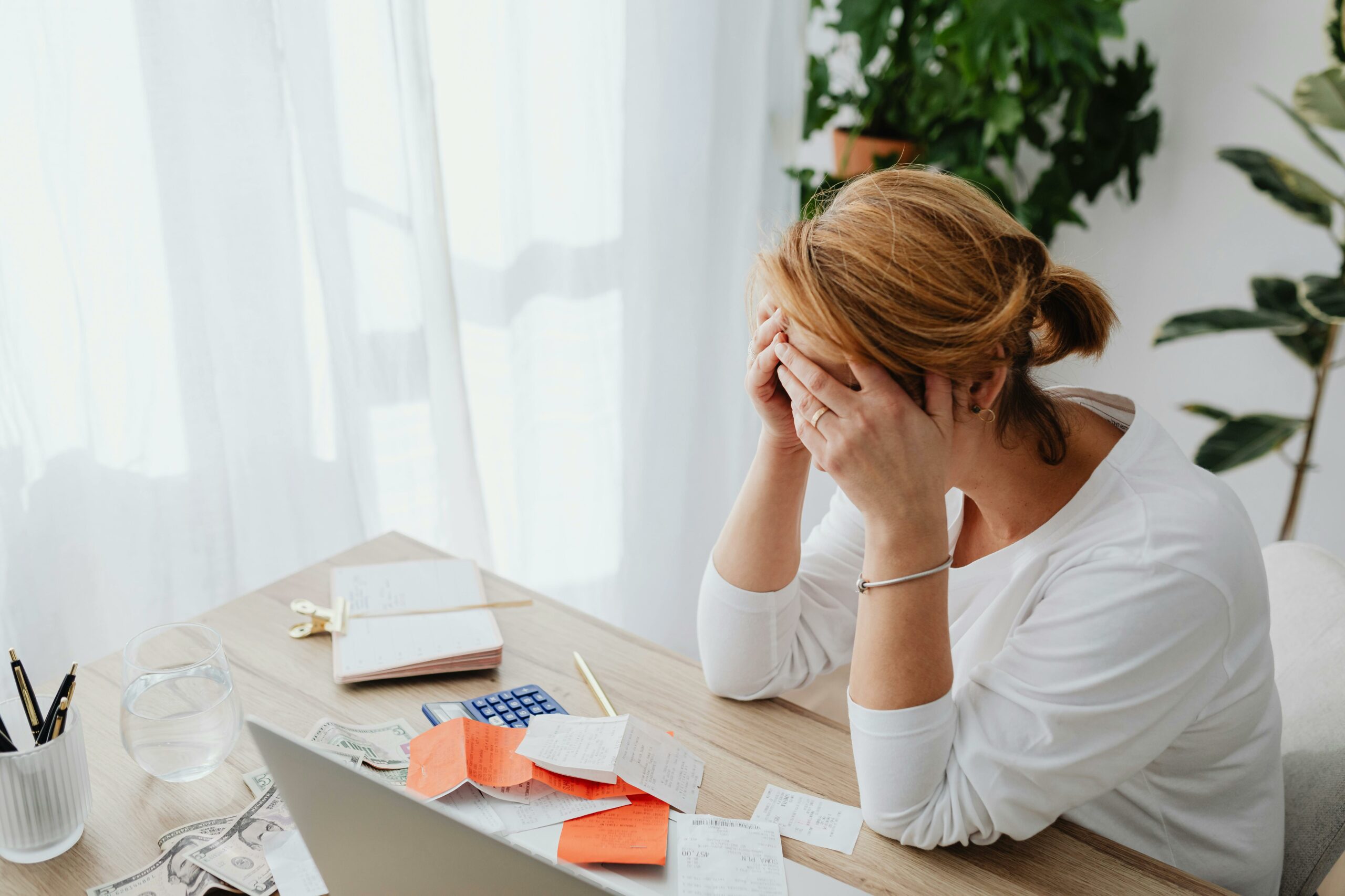 Les soins énergétiques à distance sont là pour aller là où les mots ne suffisent pas, pour remettre du mouvement, de la lumière et du sens dans votre vie.